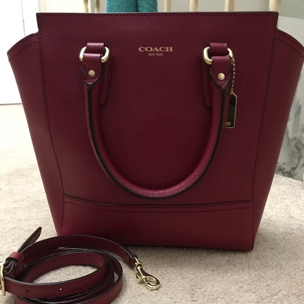 EUC Authentic Coach legacy tanner bag